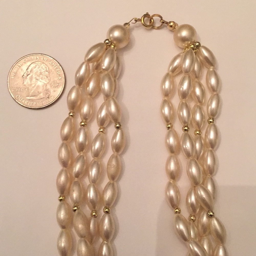 Vintage Costume “Pearl” Necklace - Picture 2 of 5